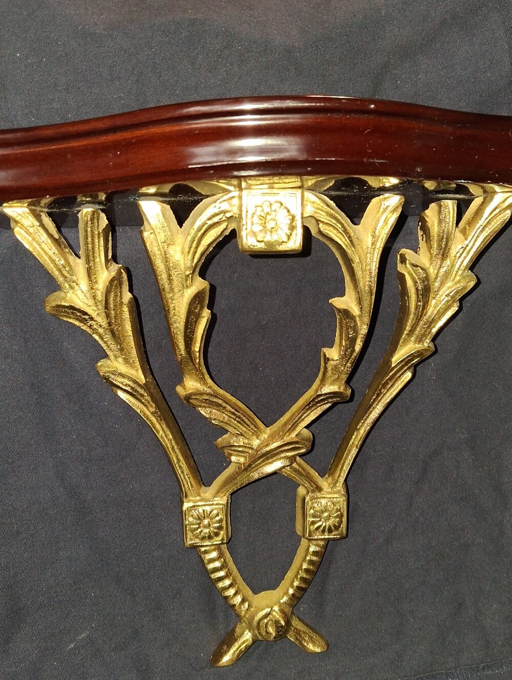 STUNNING VINTAGE "CHELSEA HOUSE"  CHERRY WOOD AND BRASS DISPLAY SHELF.